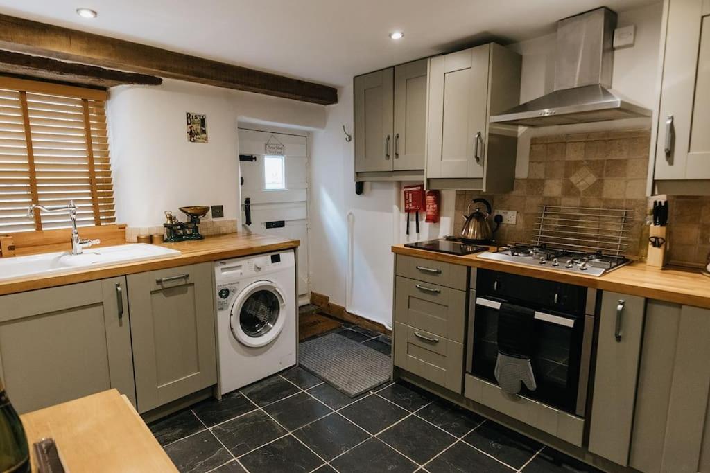 Fryers Cottage - Beautiful 2 Bedroom Town & Country Cottage On Edge Of Peak District Wirksworth 外观 照片